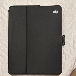 Speck Black iPad Air 4th generation 10.9 Case